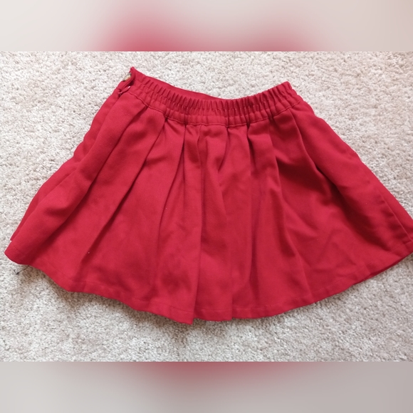 RARE❣️Red Mini Skirt Pleated with Embroidered Flower Detail🌹Girls' Size 5 - Picture 2 of 7